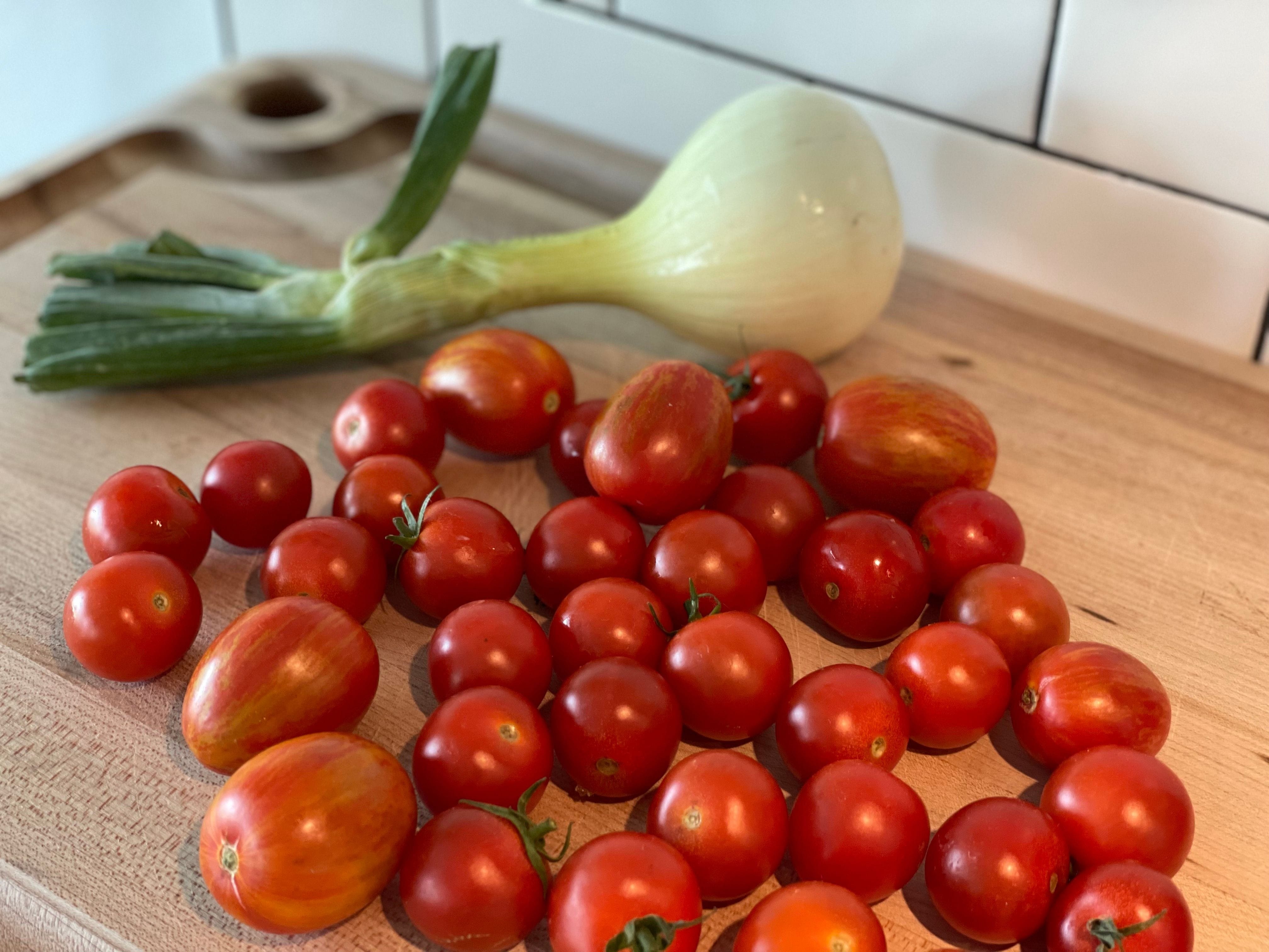 Fresh onion and tomatoes from the farmers' market.